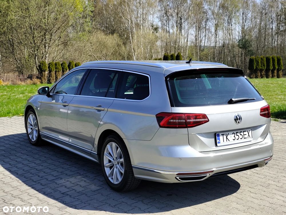 Volkswagen Passat 2.0 TDI (BlueMotion Technology) Highline - 22
