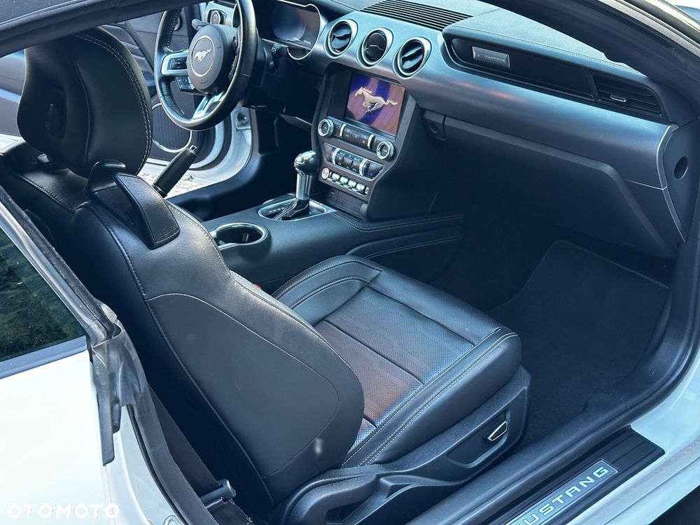 Ford Mustang 5.0 V8 GT - 26