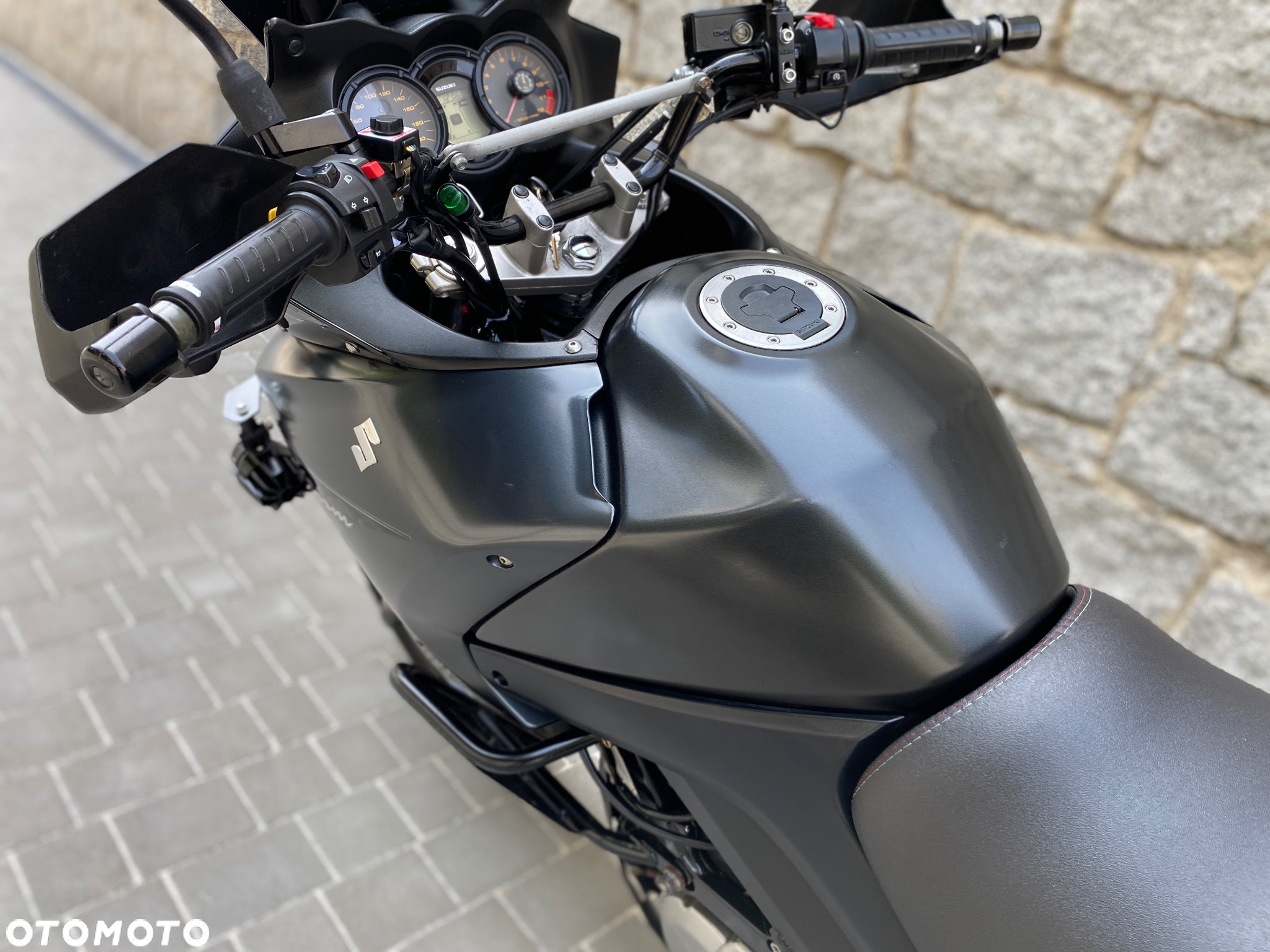Suzuki V-STROM - 13