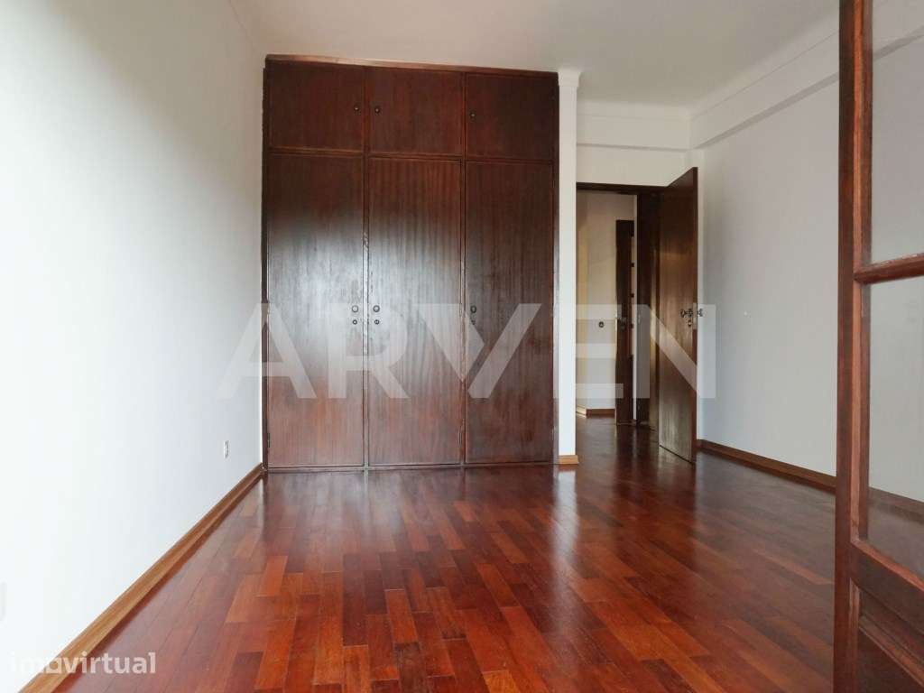 Apartamento T2 , 2º Andar, Bairro Catroga e Gaio, Abrantes - Grande imagem: 3/9