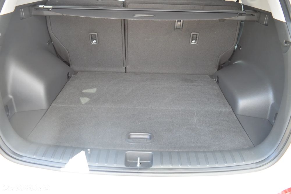 Hyundai Tucson 1.6 GDI BlueDrive GO 2WD - 11