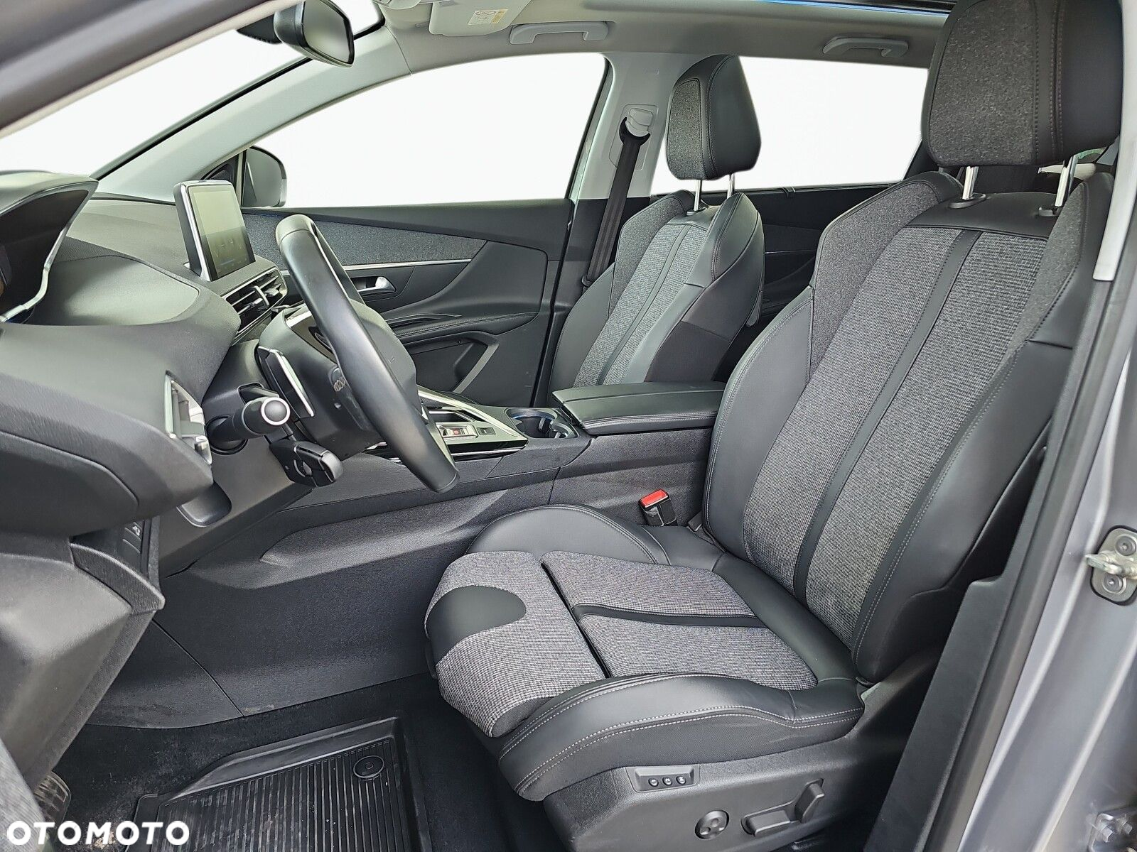 Peugeot 5008 1.6 PureTech Allure S&S EAT8 - 11