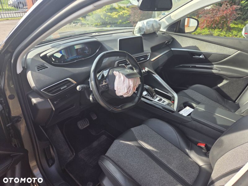 Peugeot 3008 BlueHDi 130 Stop & Start EAT8 Allure - 26