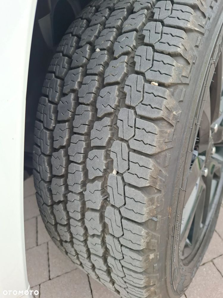 Jeep Grand Cherokee - 16