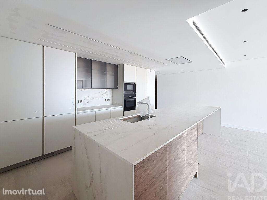 Apartamento T2 em Câmara de Lobos de 181,00 m2 - Grande imagem: 4/23