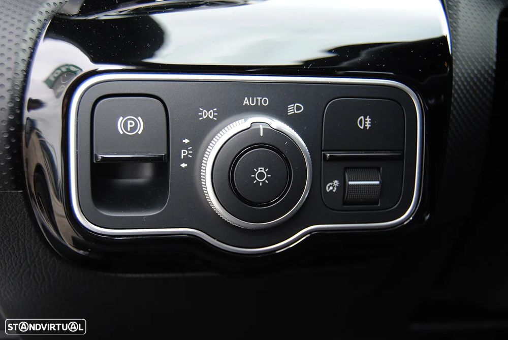 Mercedes-Benz A 250 e - 18