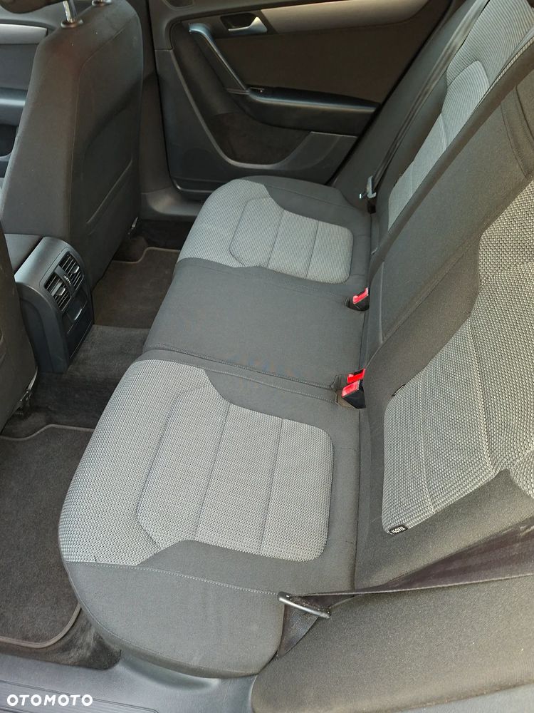 Volkswagen Passat 2.0 TDI Comfortline - 9