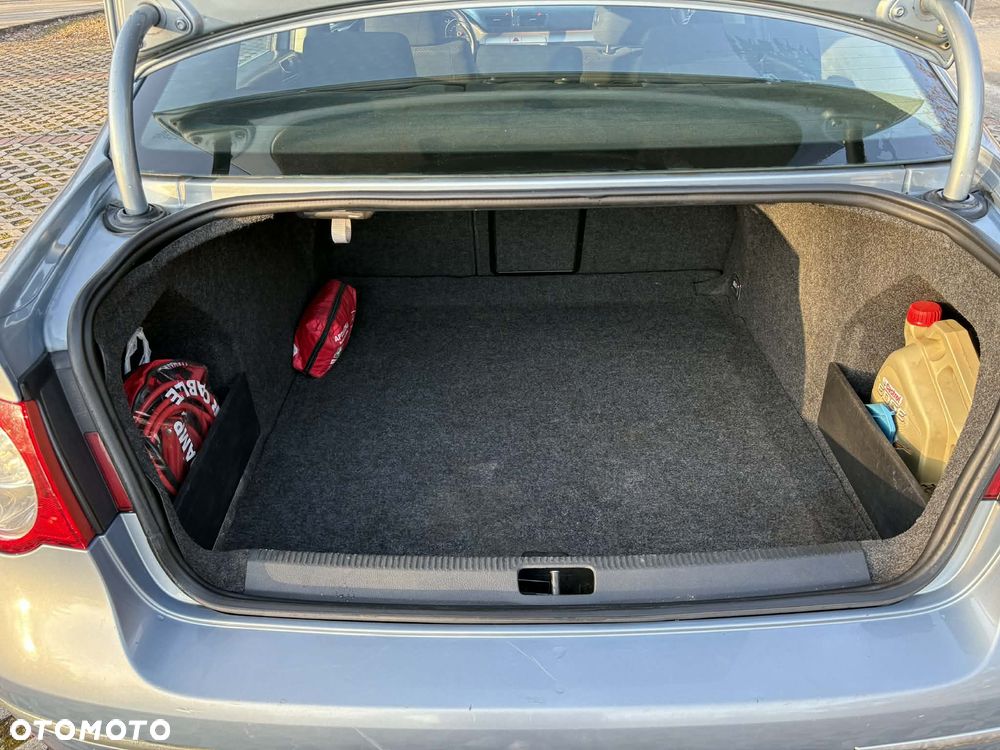 Volkswagen Passat - 8