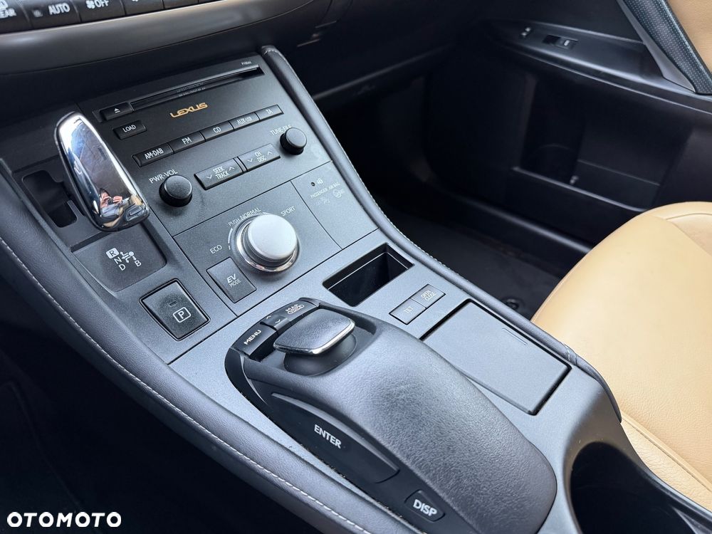 Lexus CT 200h Prestige - 16