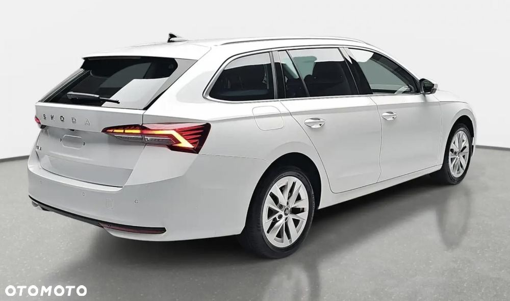 Skoda Octavia 1.5 TSI mHEV Selection DSG - 5
