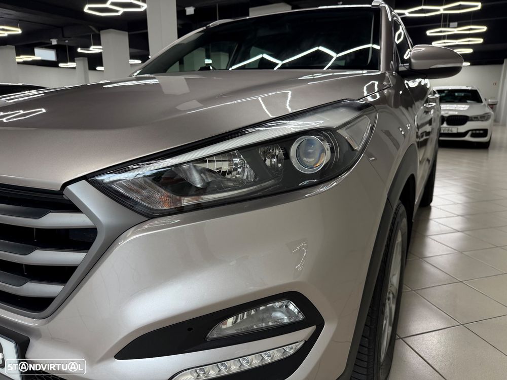 Hyundai Tucson 1.7 CRDi Executive - 12