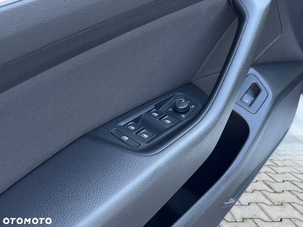 Volkswagen Passat Variant - 11