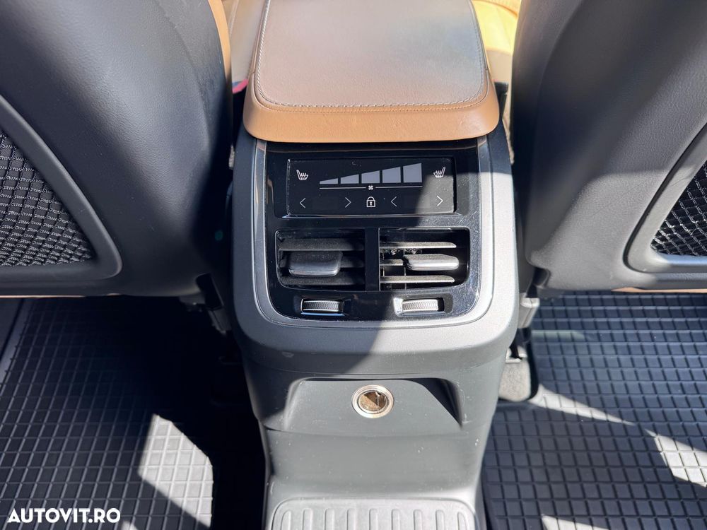 Volvo XC 90 T8 eAWD R-Design - 22