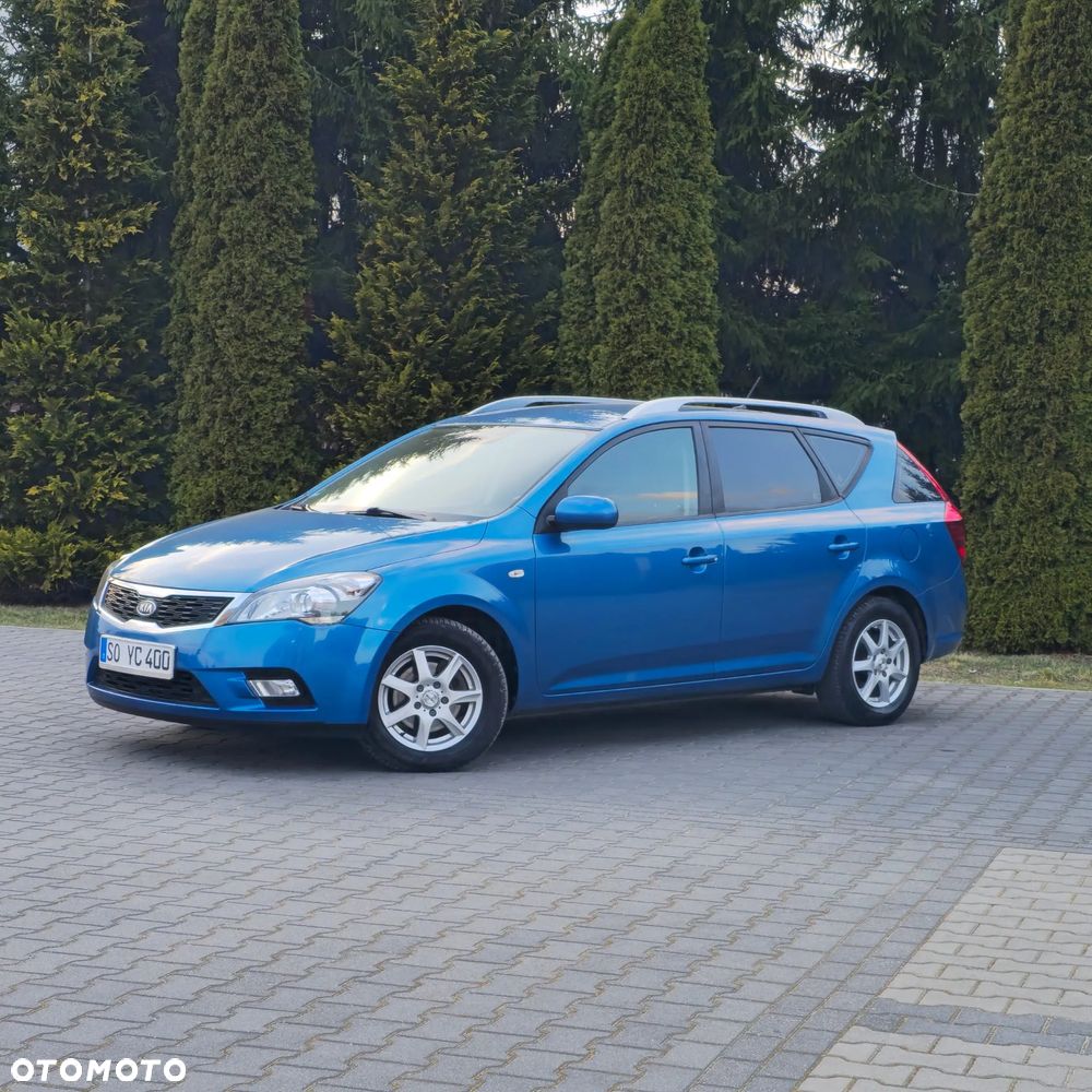 Kia Ceed - 8