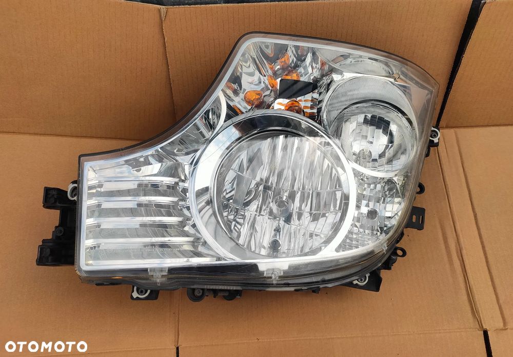 Reflektor lewy Lampa lewa Mercedes Actros MP4 MP5 2011- - 2