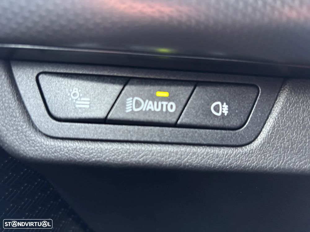 BMW iX1 eDrive20 Pack Desportivo M Pro - 16