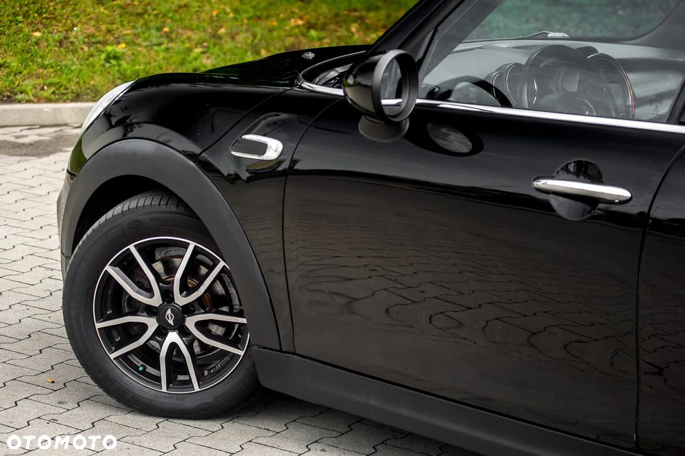 MINI Cooper Essential Trim - 35