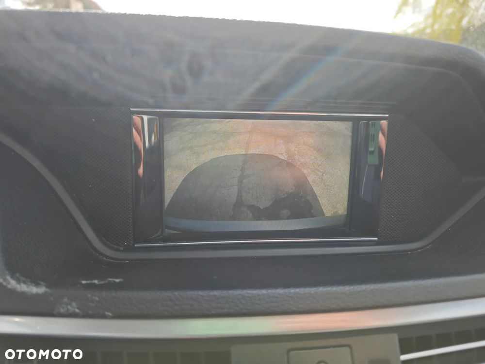 Mercedes-Benz Klasa E 220 CDI DPF BlueEFFICIENCY 7G-TRONIC Elegance - 11