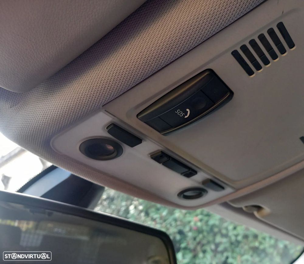 BMW 318 d Navigation Sport - 24