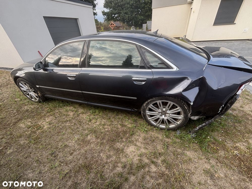 Audi A8 - 6