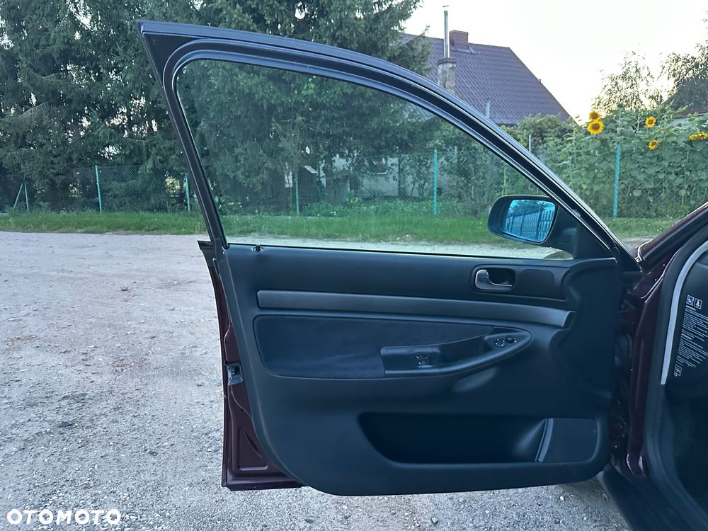 Audi A4 Limousine - 12