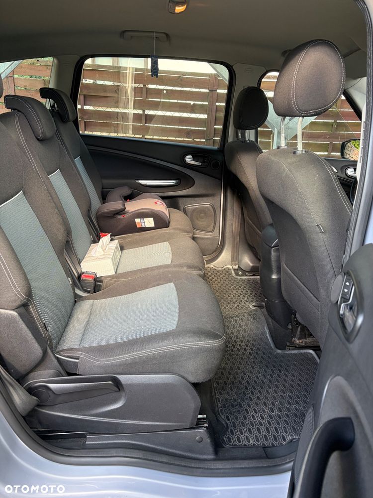 Ford S-Max - 21