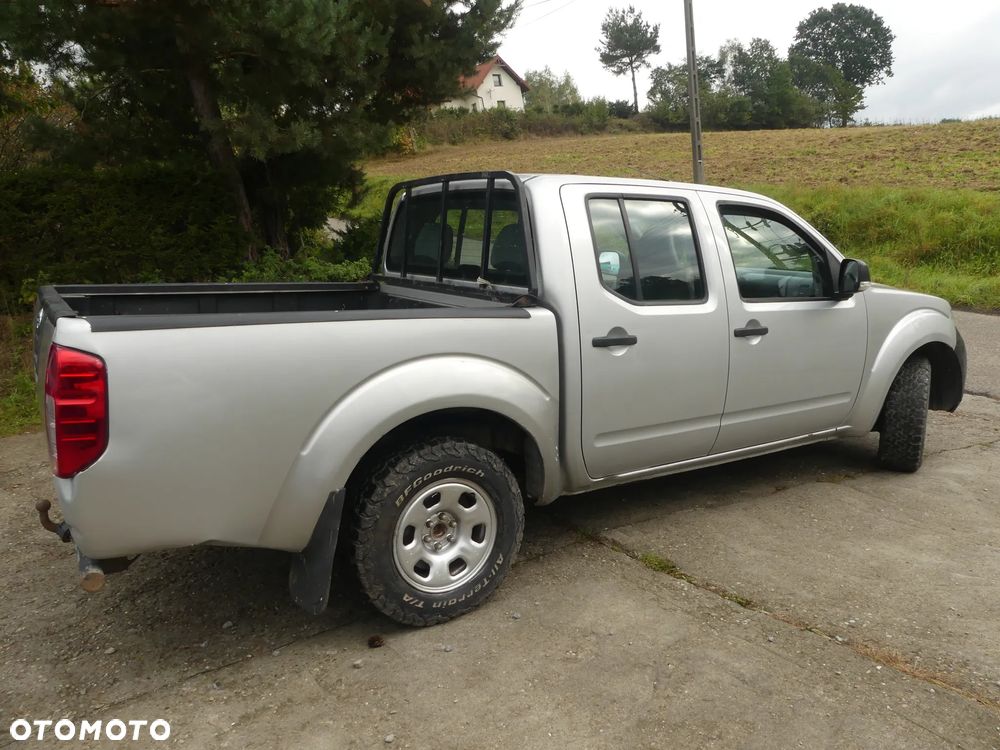 Nissan Navara 2.5 D XE 140 - 8