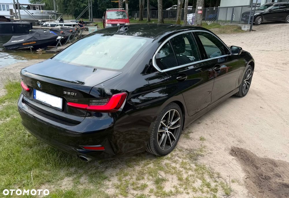 BMW Seria 3 330i xDrive M Sport - 3