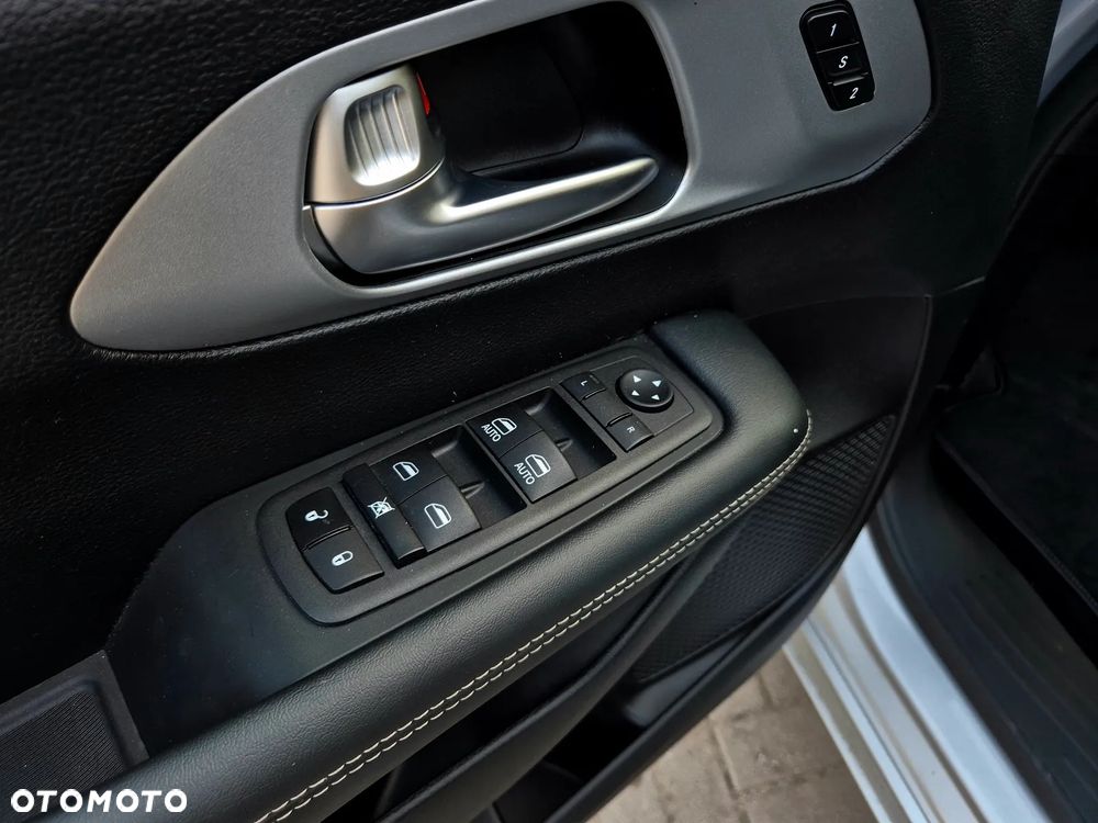 Chrysler Pacifica - 23