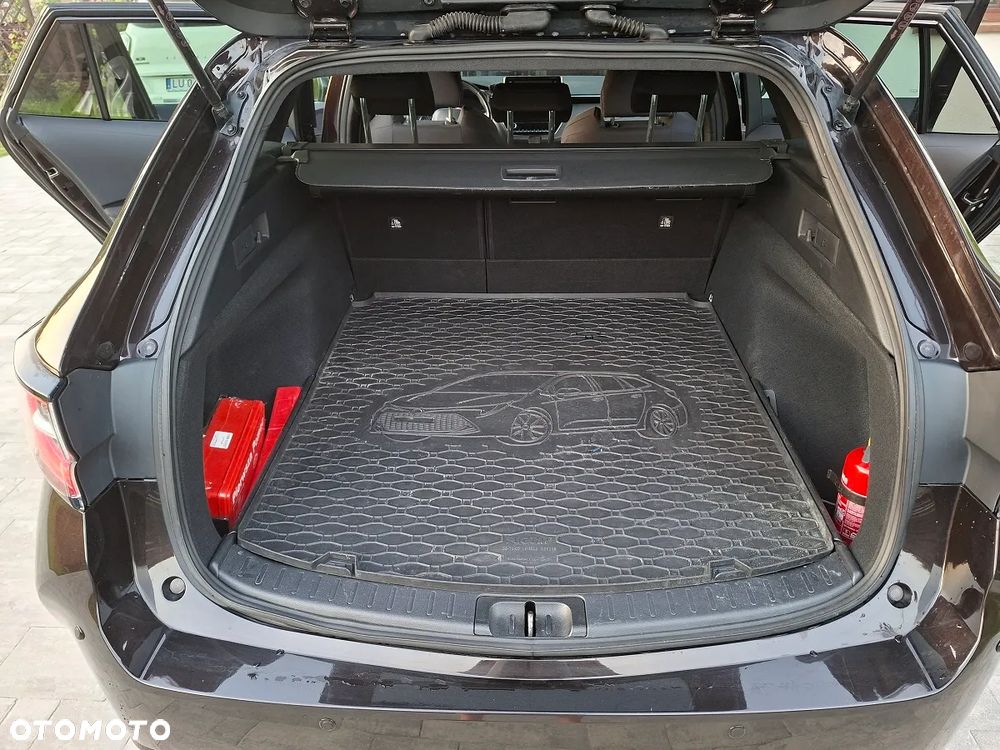 Suzuki Swace 1.8 Hybrid Premium Plus CVT - 9