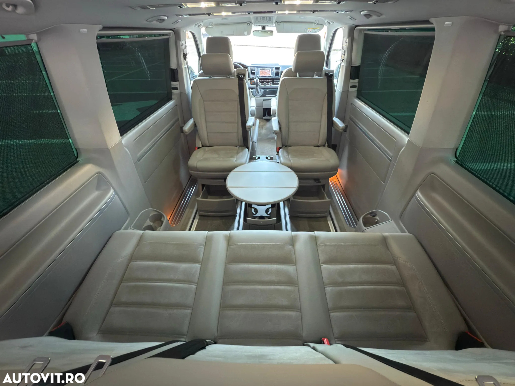 Volkswagen Multivan - 26