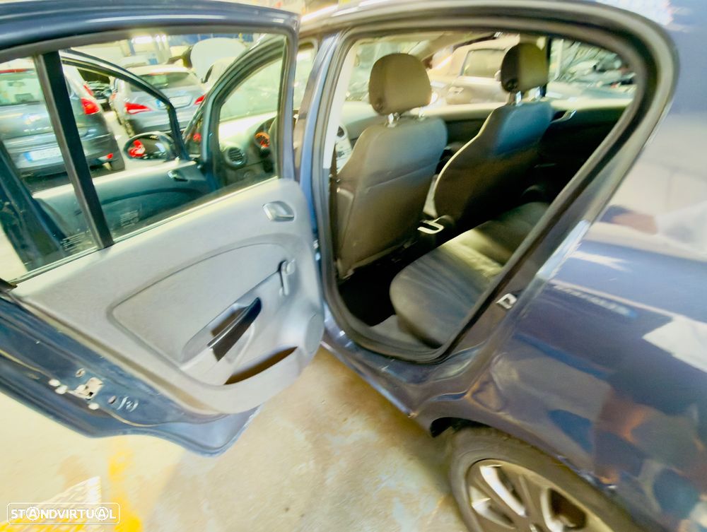 Opel Corsa 1.2 Cosmo - 12