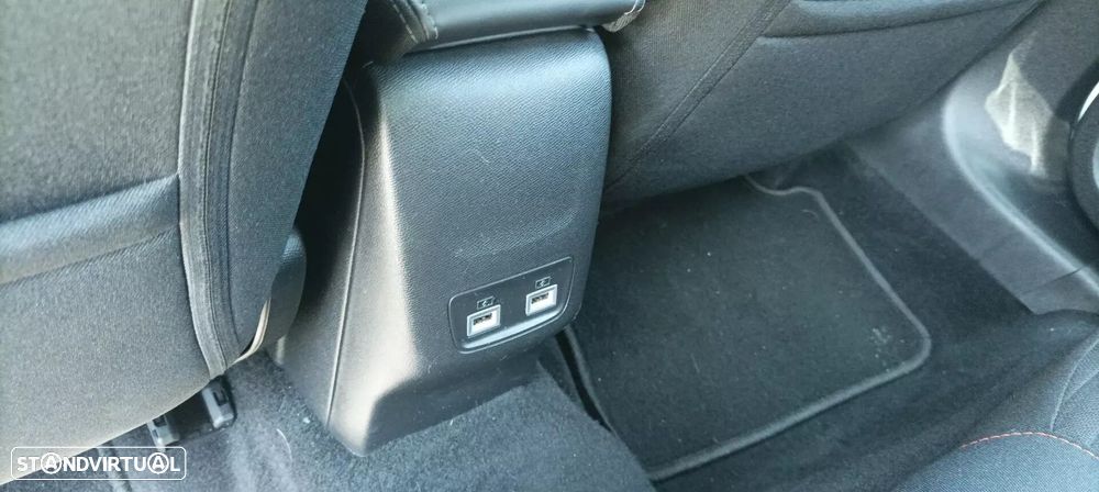 Peugeot e-208 Active Pack - 23