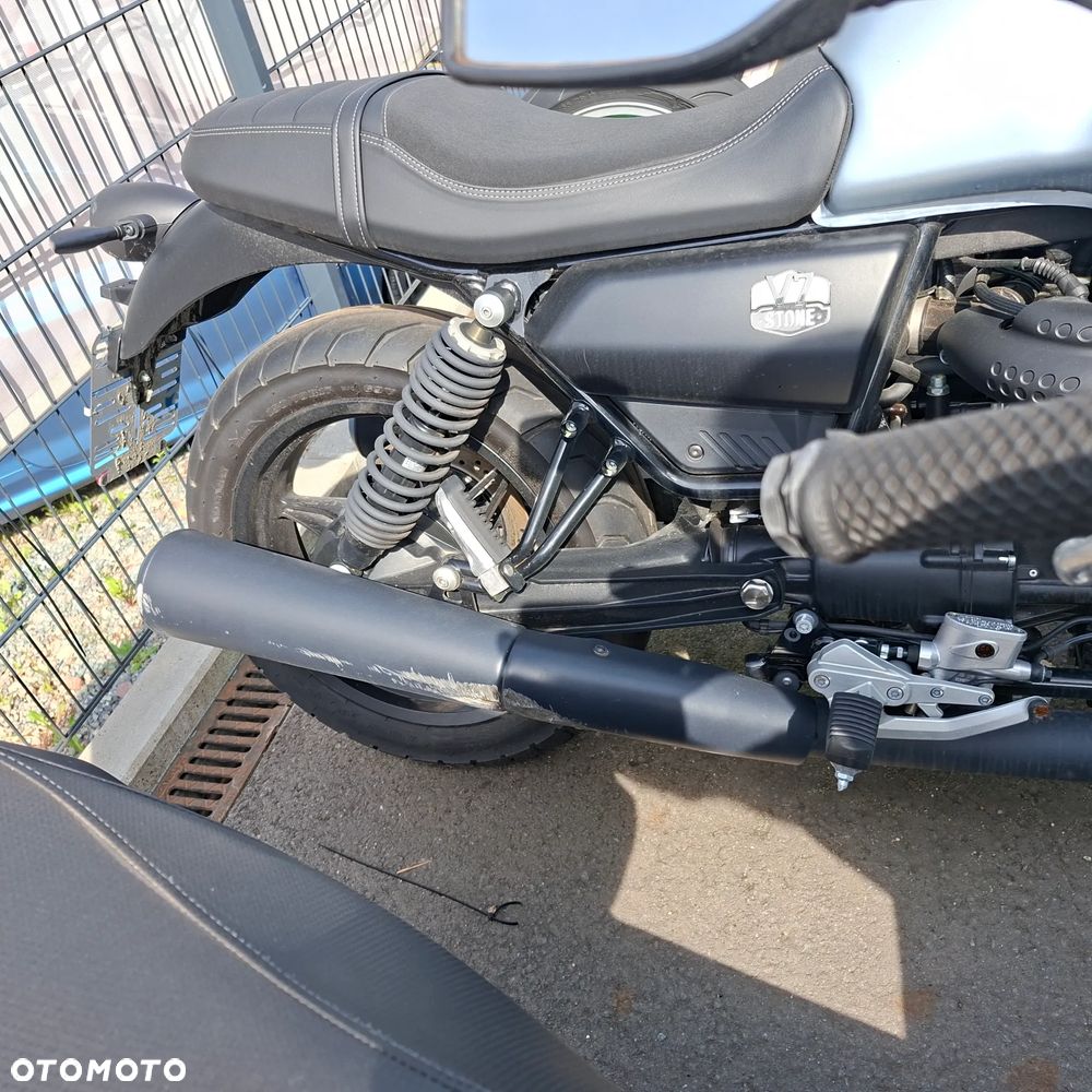 Moto Guzzi V7 - 4