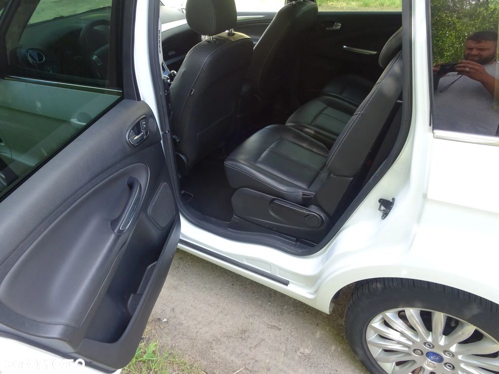 Ford S-Max - 16