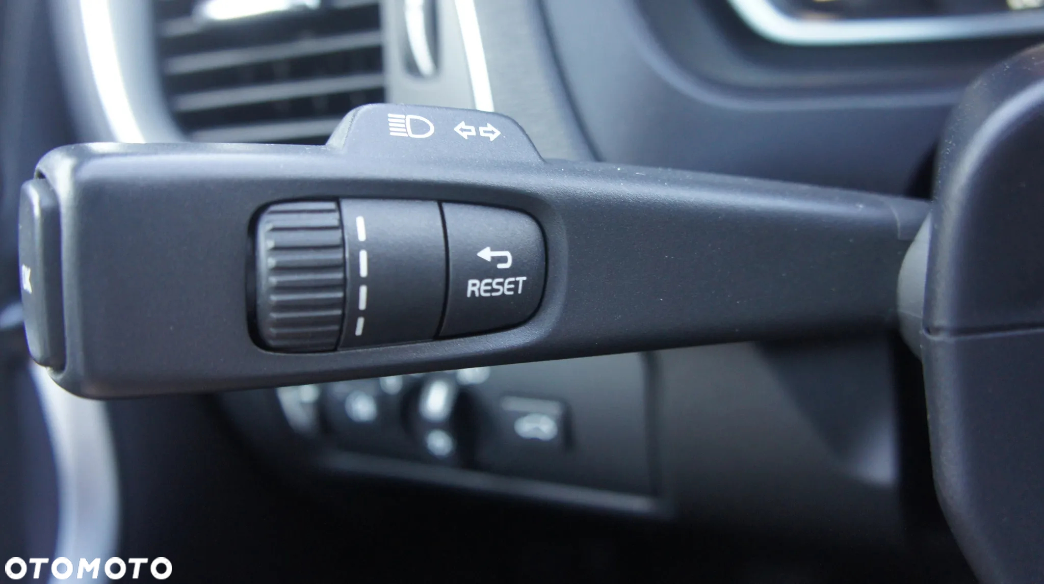 Volvo V40 D3 Drive-E Momentum - 18