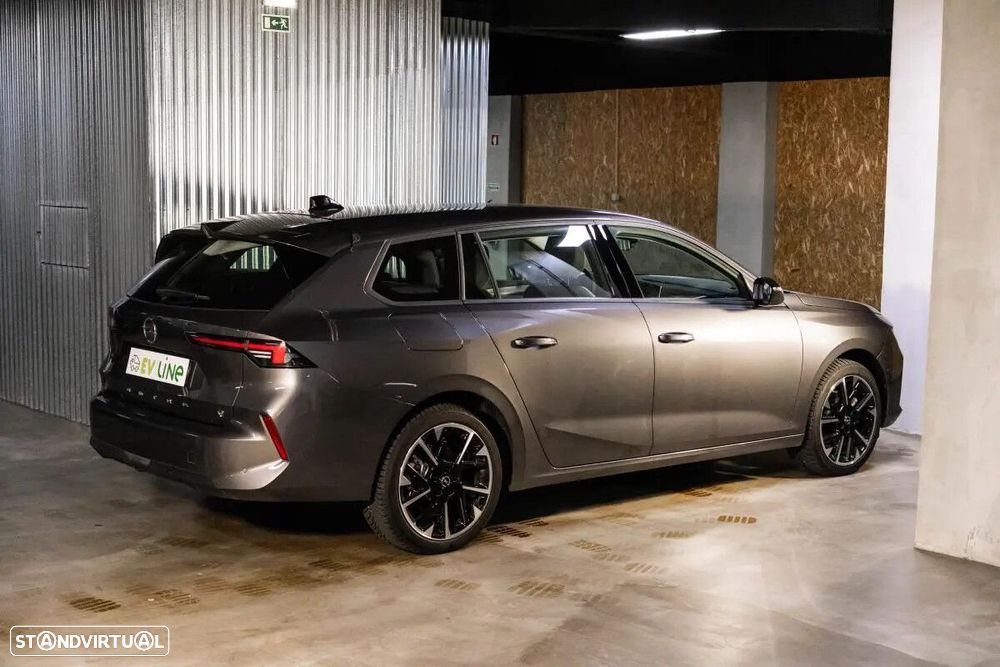 Opel Astra Sports Tourer - 8