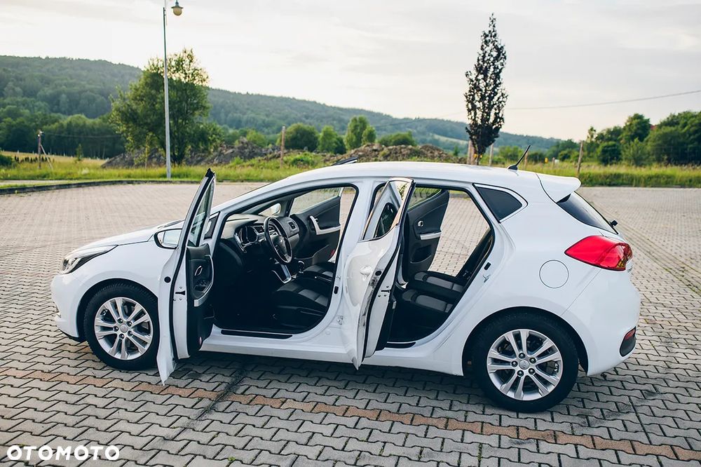 Kia Ceed - 12