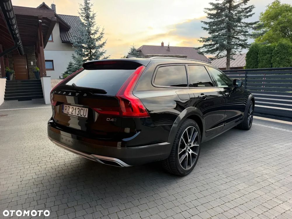 Volvo V90 Cross Country - 6