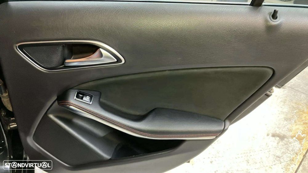 Mercedes-Benz A 45 AMG 4-Matic - 22