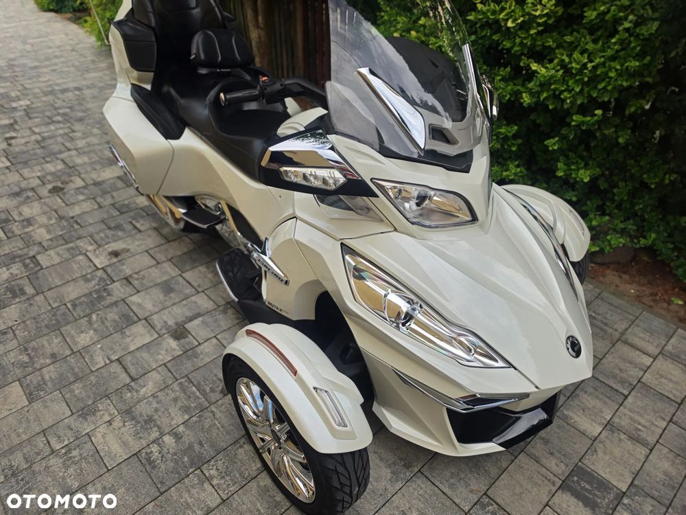Can-Am Spyder - 1