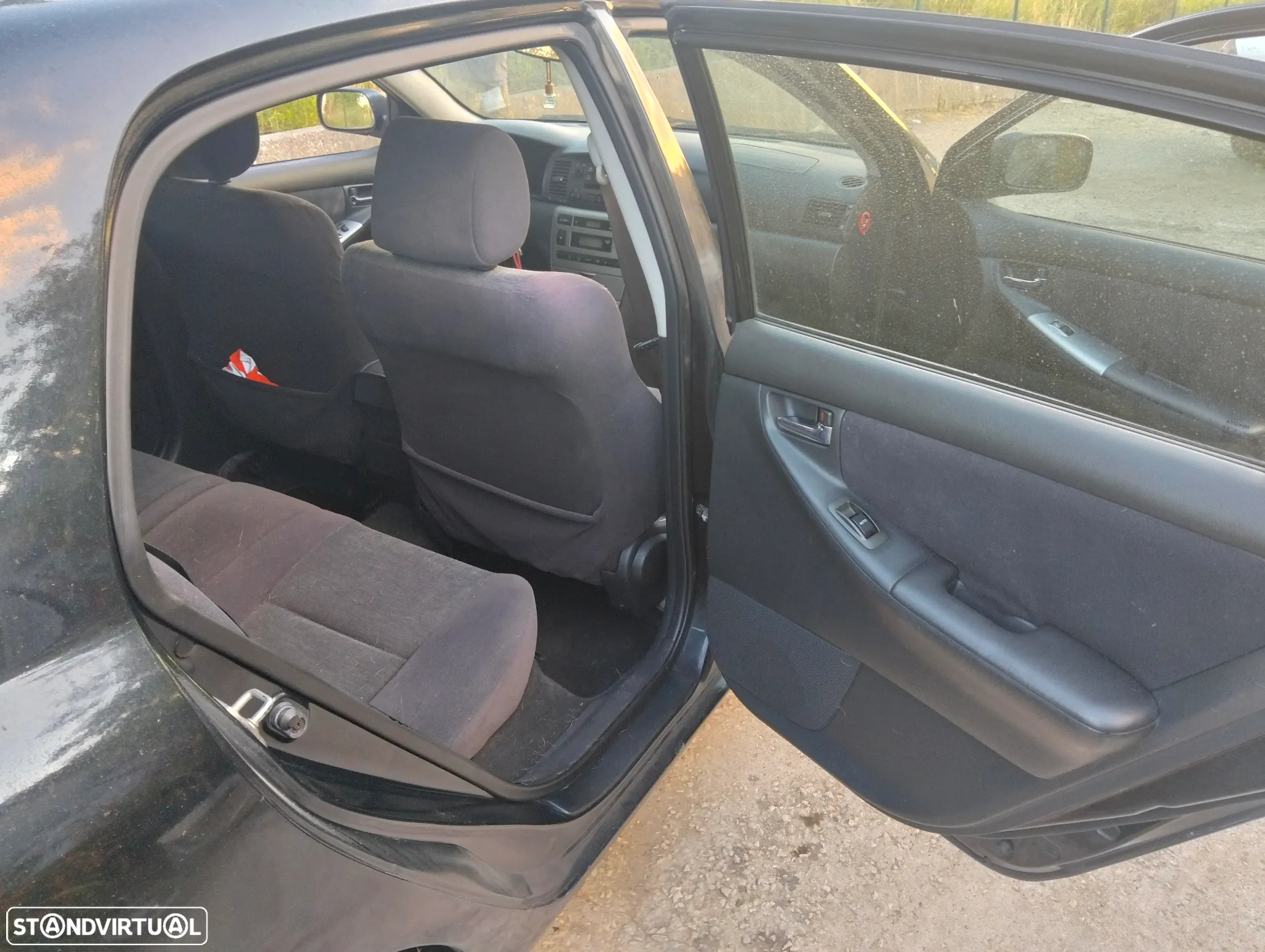 Toyota Corolla - 4