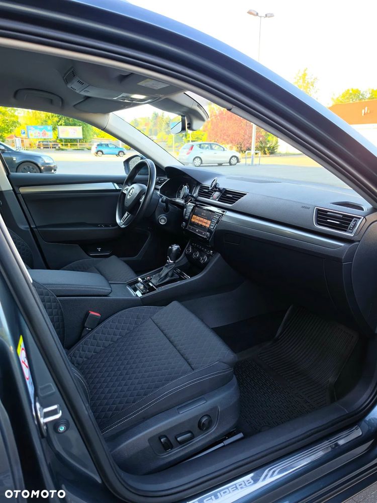Skoda Superb 2.0 TDI Style DSG - 10