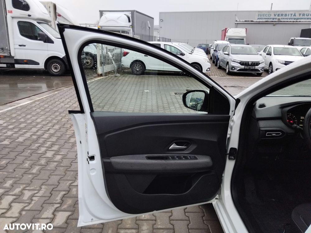 Dacia Logan TCe 90 MT6 Journey - 9