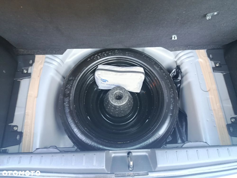 Toyota Yaris - 33