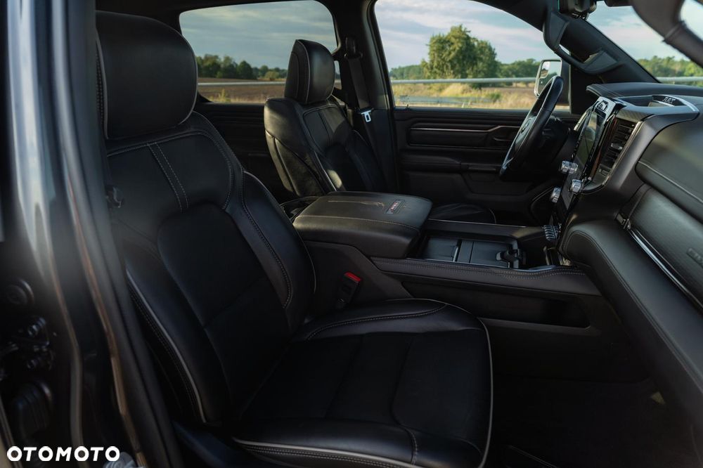 RAM 1500 Crew Cab Shortbed Limited - 22