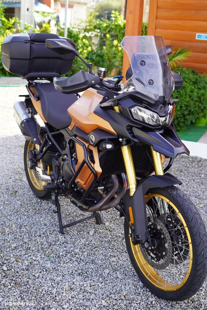 Voge 900DSX - 2