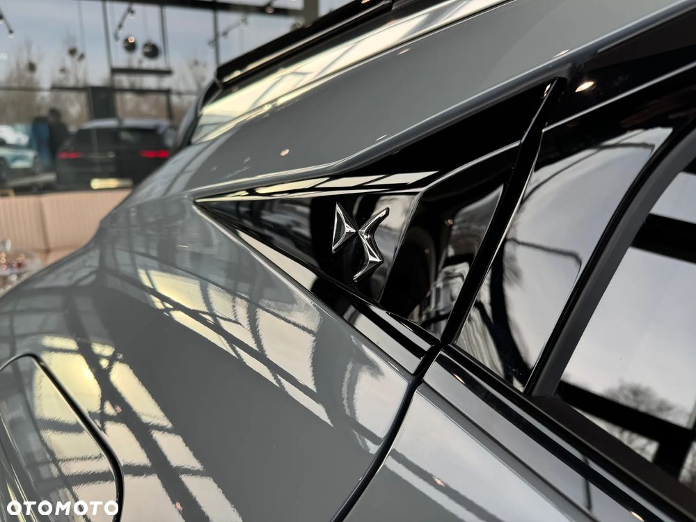 DS Automobiles N°4 - 26