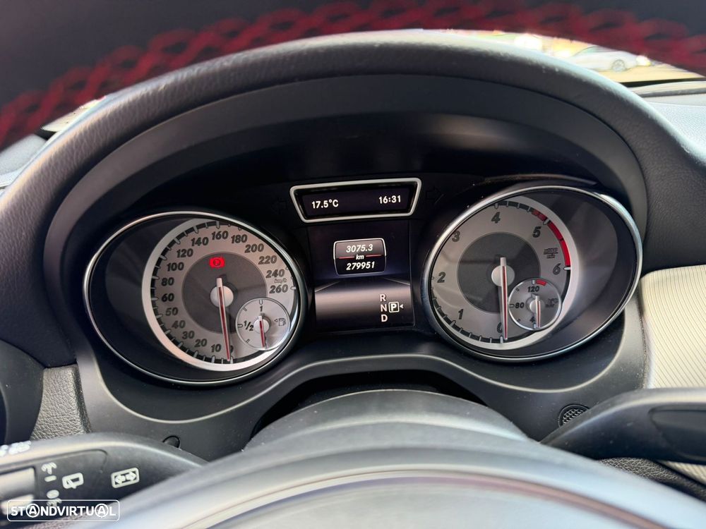 Mercedes-Benz CLA 220 - 23