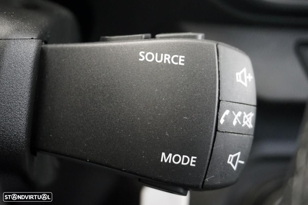 Dacia Sandero 1.0 SCe Essential - 24